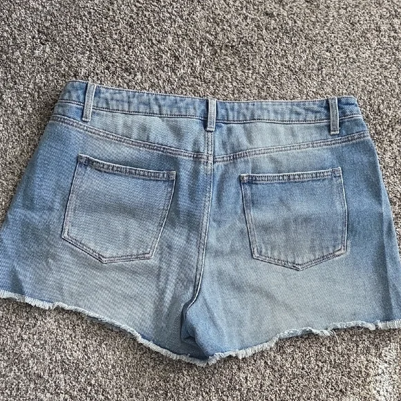 Time and Tru Blue Distressed Jean Shorts - Picture 2 of 4